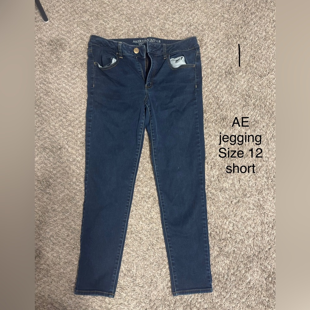 American Eagle stretchy jeggings size 12 short